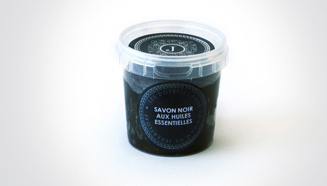 JERRAFLORE SAVON NOIR AUX HUILES ESSENTIELLES