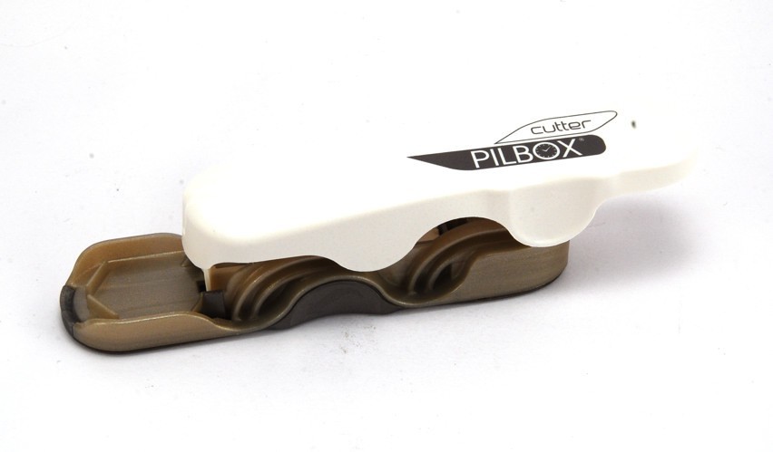 PILBOX CUTTER BEIGE NACRE REFERENCE 94105-FR