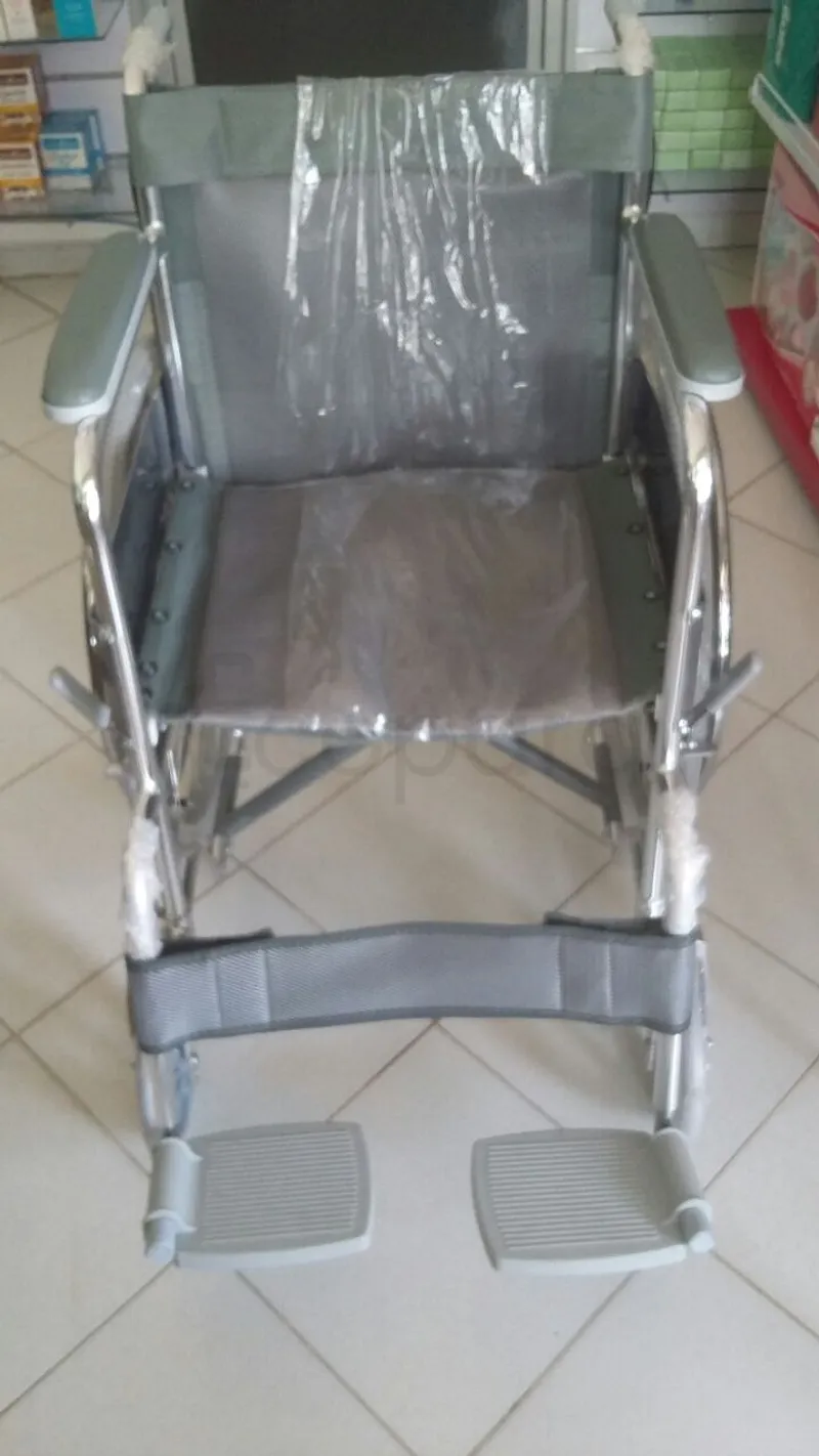 FAUTEUIL ROULANT EN ALUMINIUM GRIS REFERENCE FS809LJ-46