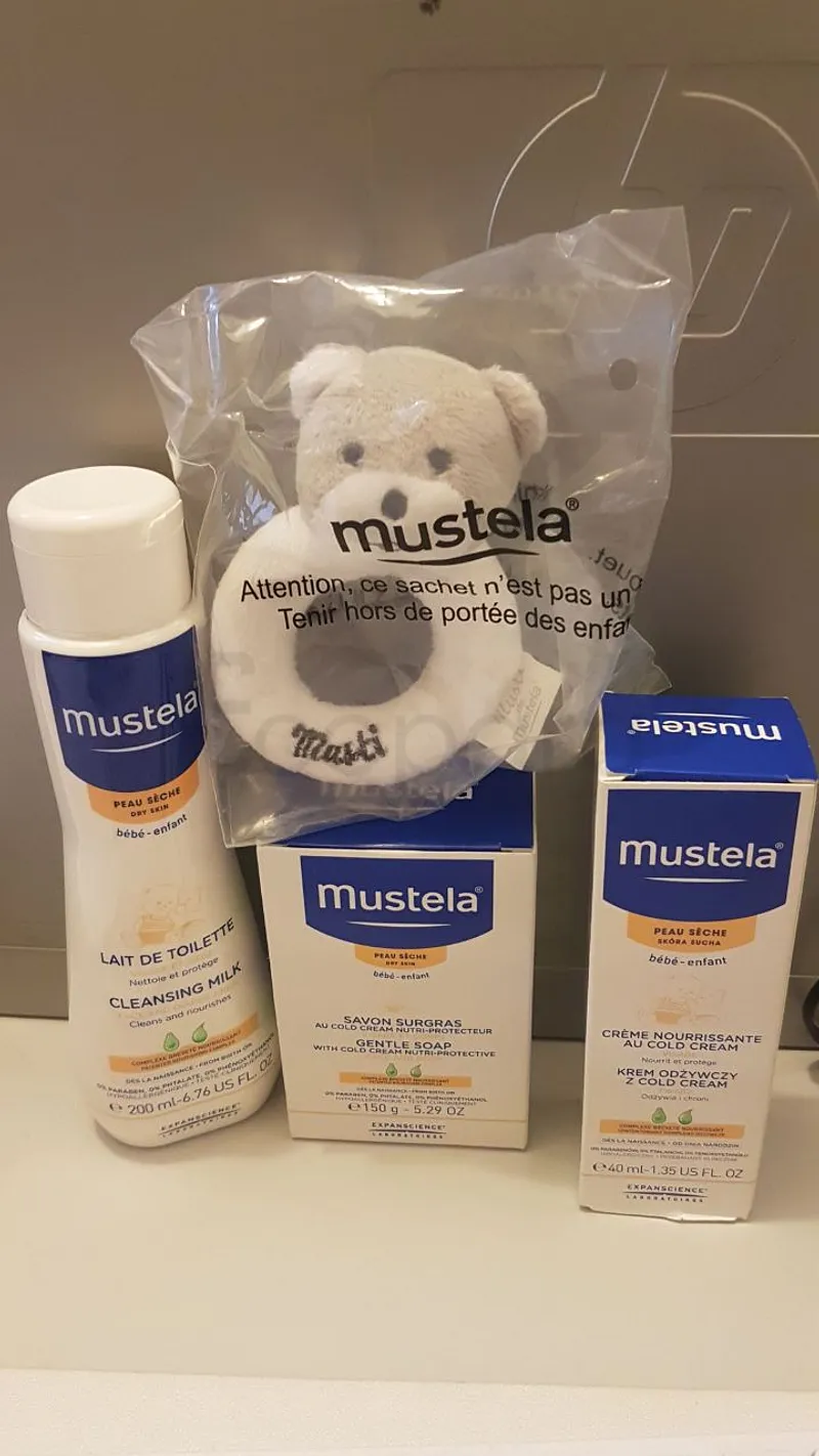 MUSTELA PACK LAIT DE TOILETTE PEAU SECHE 200ML + COLD CREME PEAU SECHE 40ML + SAVON SURGRAS PEAU SECHE 150G + CADEAU MUSTI