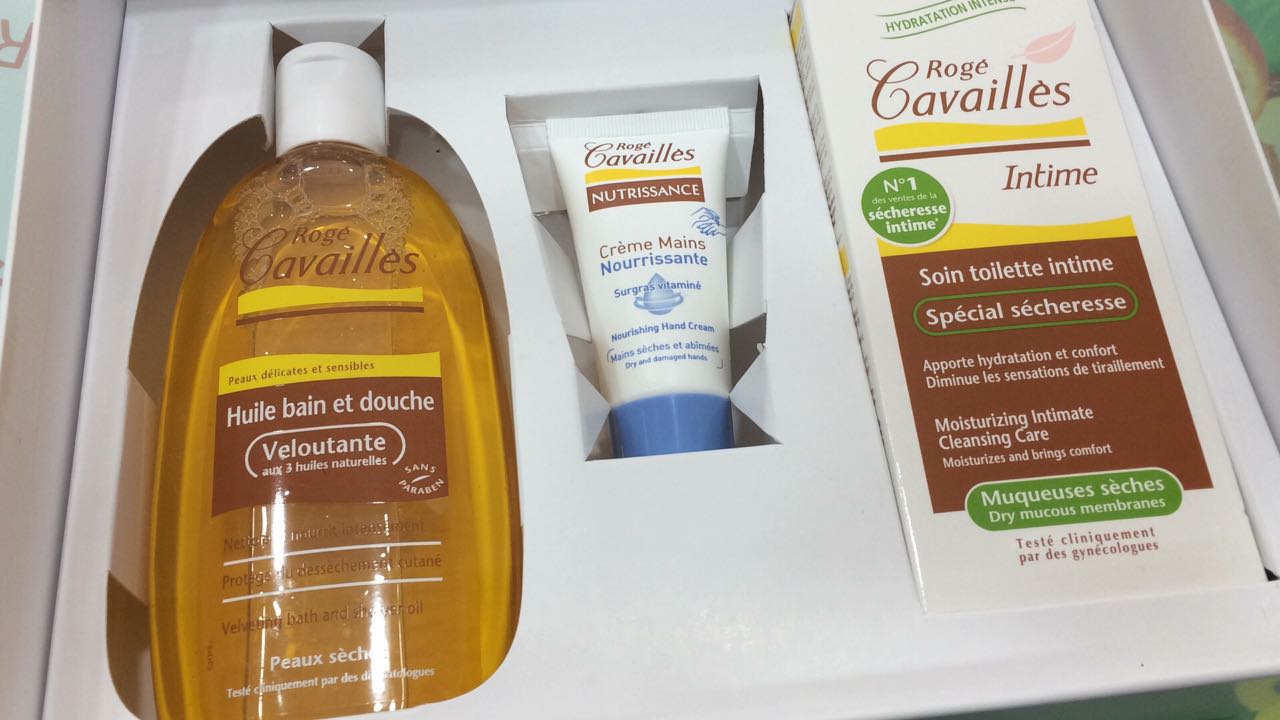 ROGE CAVAILLES PACK GYNECO HUILE BAIN ET DOUCHE VELOUTANTE 500ML + NUTRISSANCE CREME MAINS NOURRISSANTE 50ML + SOIN TOILETTE INTIME SPECIAL SECHERESSE 500ML