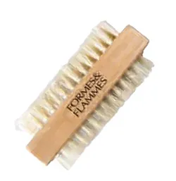 FORMES ET FLAMMES BROSSE A ONGLES NYLON REFERENCE 200