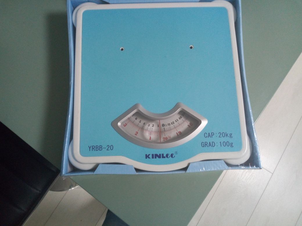 KINLEE PESE BEBE AVEC BASSIN DU 100G A 20KG REFERENCE YRBB-20
