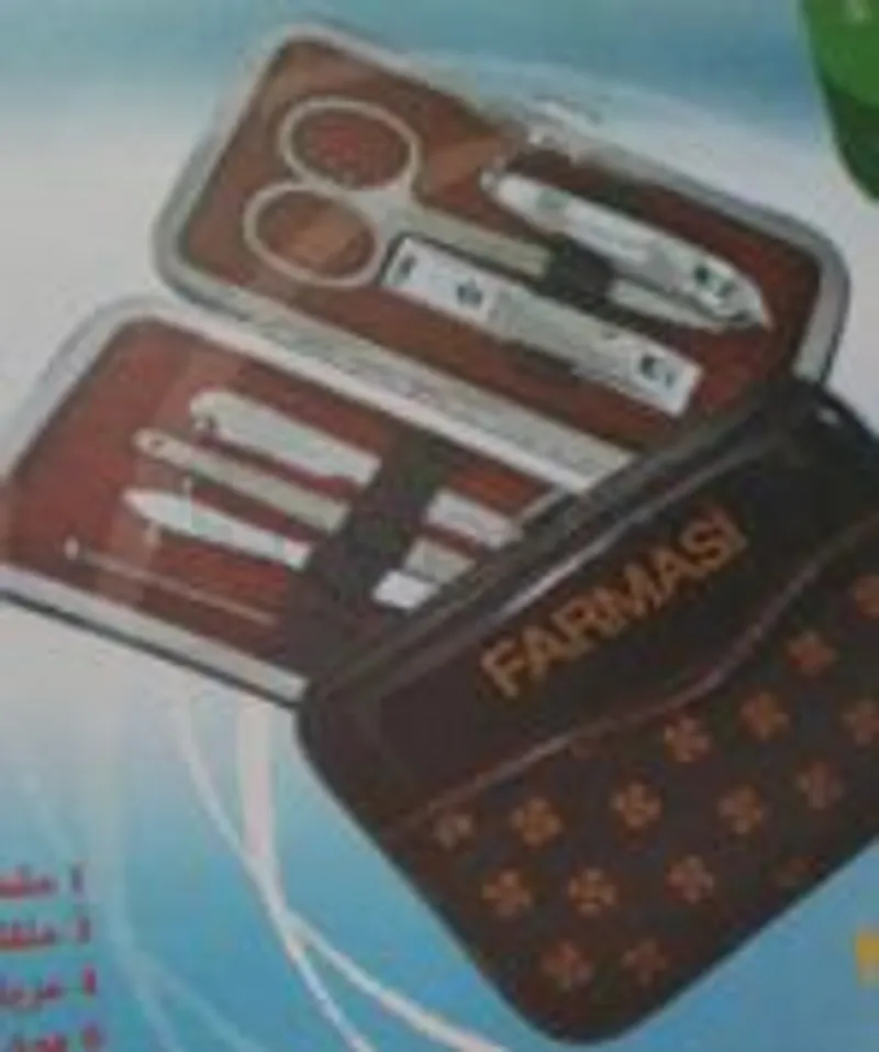 FARMASI KIT MANUCURE PÉDICURE ONGLES 7EN1