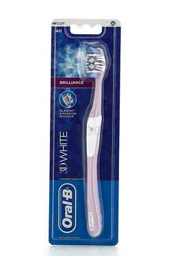 ORAL-B 3D WHITE BROSSE A DENTS BRILLANCE MEDIUM