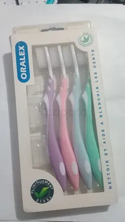 ORALEX BROSSES A DENTS NETTOIE AIDE A BLANCHIR LES DENTS BOITE DE 4 REFERENCE  WO13