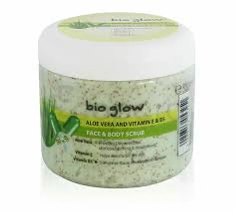 BIO GLOW ALOE VERA VISAGE ET CORPS GOMMAGE VITAMINE E ET B5 PROTECTION ANTI-UV 300ML