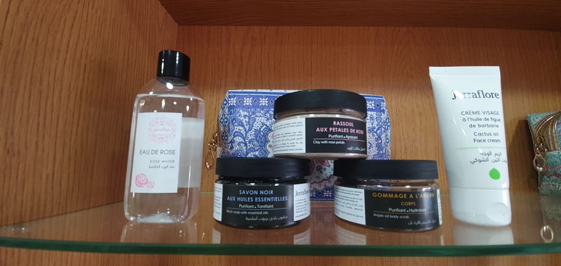 JERRAFLORE COFFRET HAMMAM RASSOUL + EAU DE ROSE + SAVON NOIR + GOMMAGE A L'ARGILE + CREME VISAGE