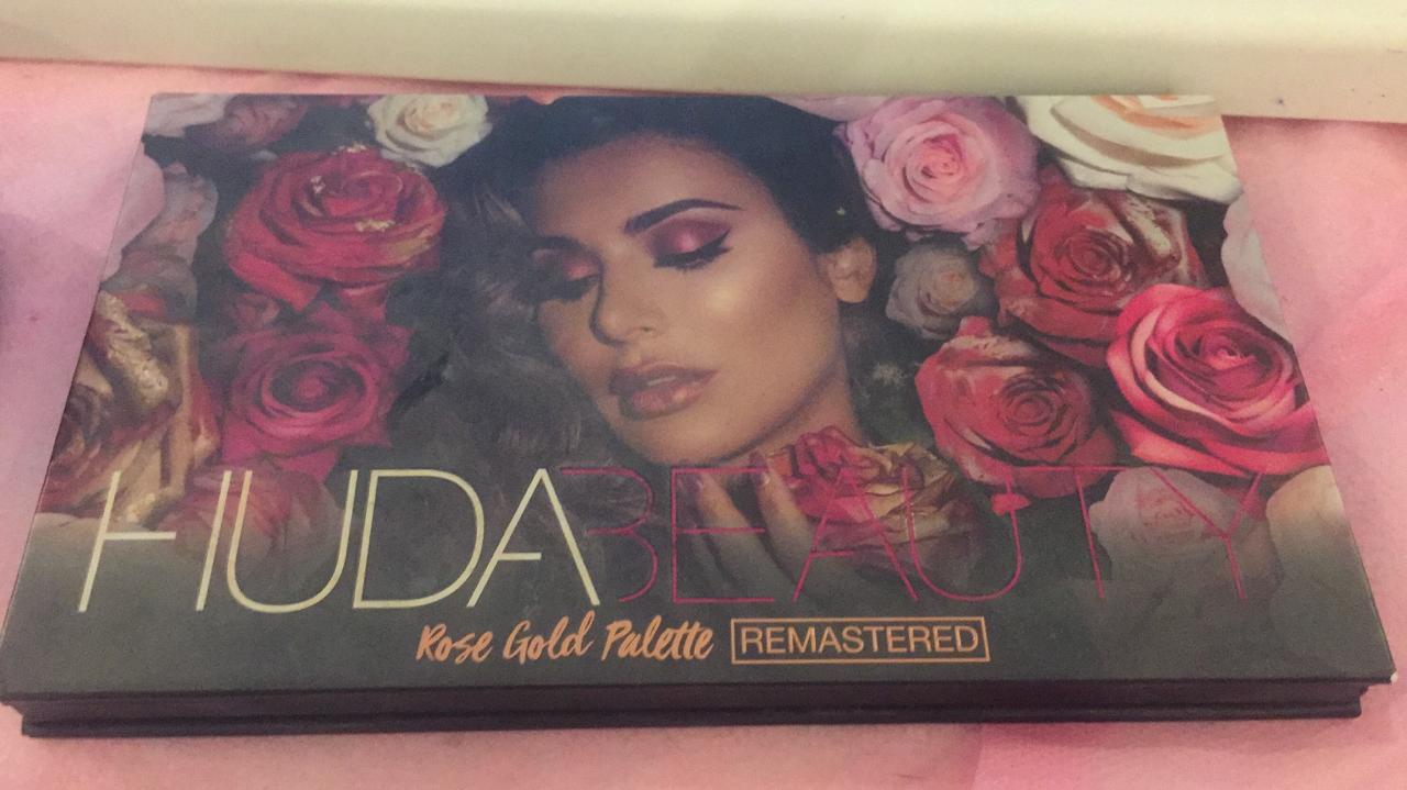 HUDA BEAUTY ROSE GOLD PALETTE
